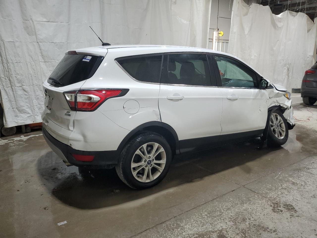 1FMCU9G97HUA21213 2017 Ford Escape Se