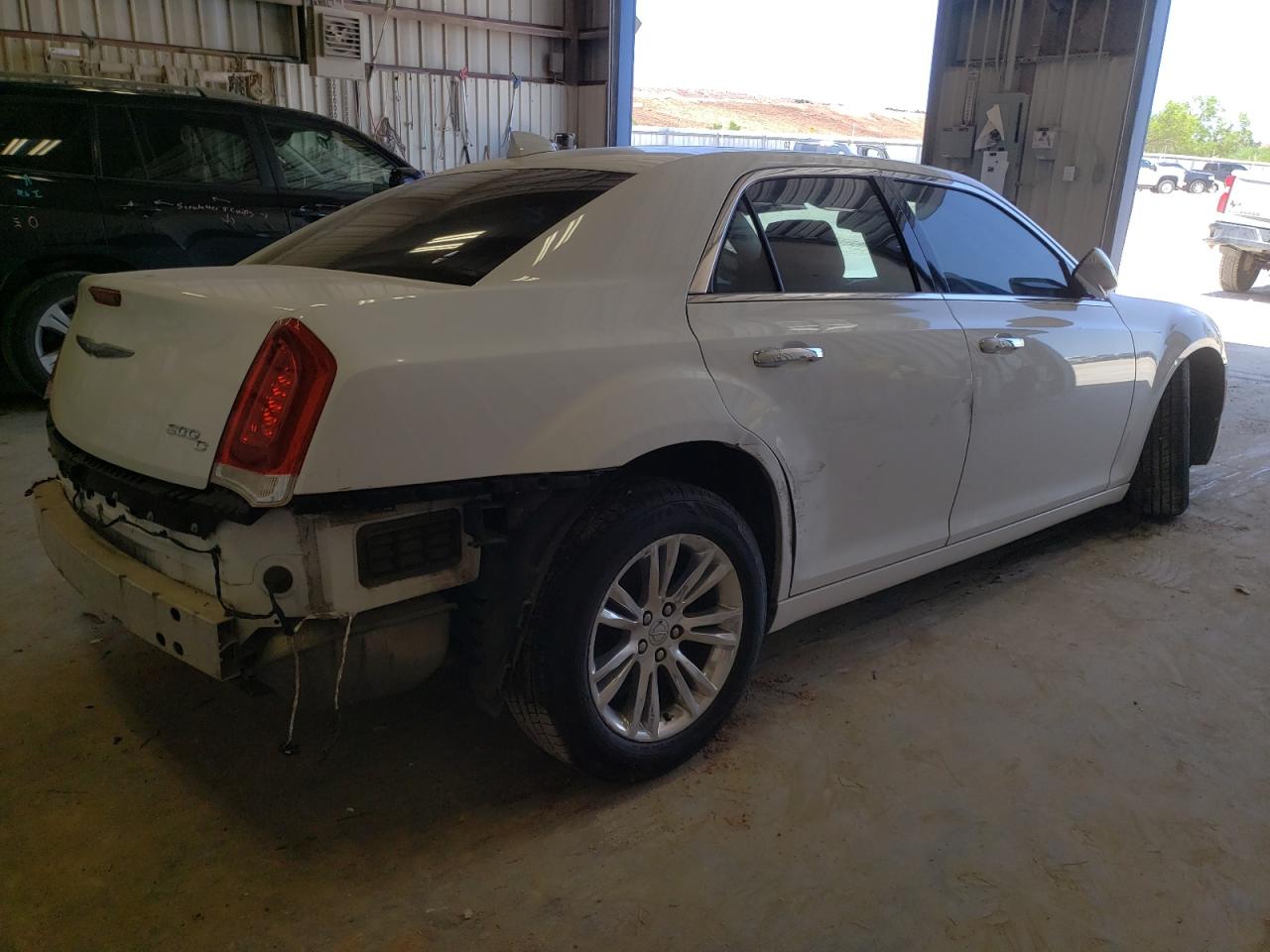 2C3CCAEG8HH565365 2017 Chrysler 300C