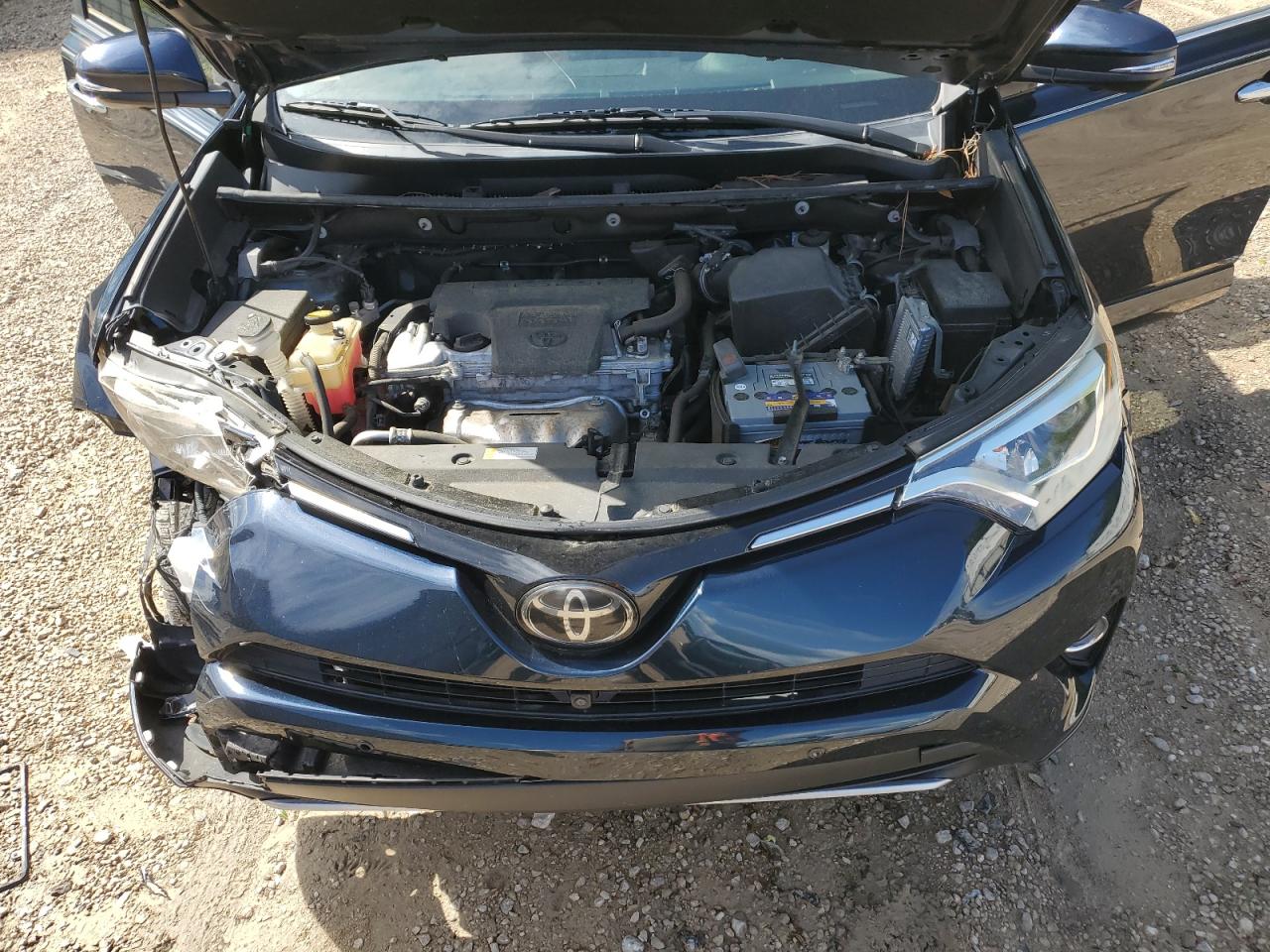 2T3YFREV0HW320825 2017 Toyota Rav4 Limited