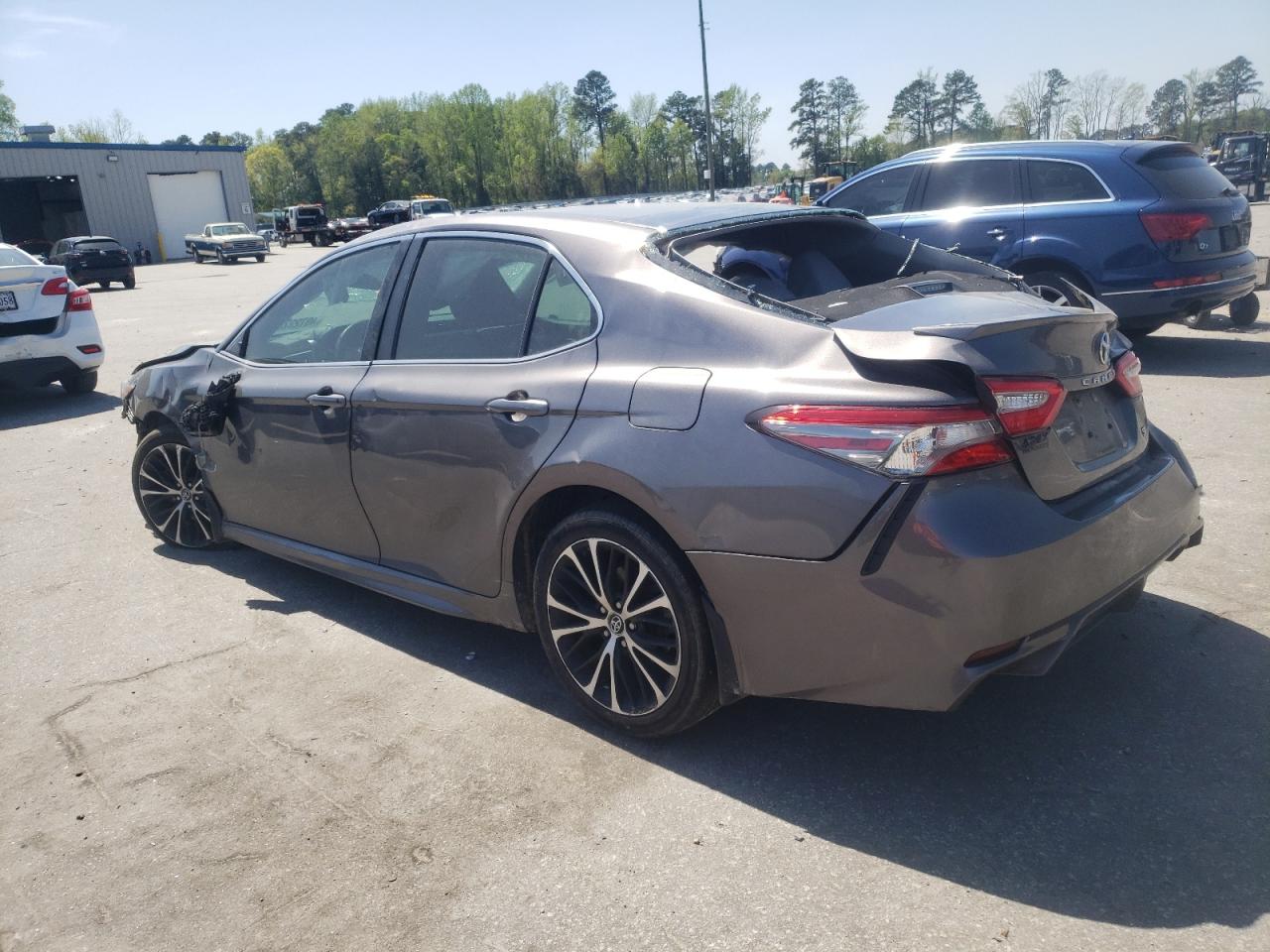 4T1B11HK7JU057366 2018 Toyota Camry L