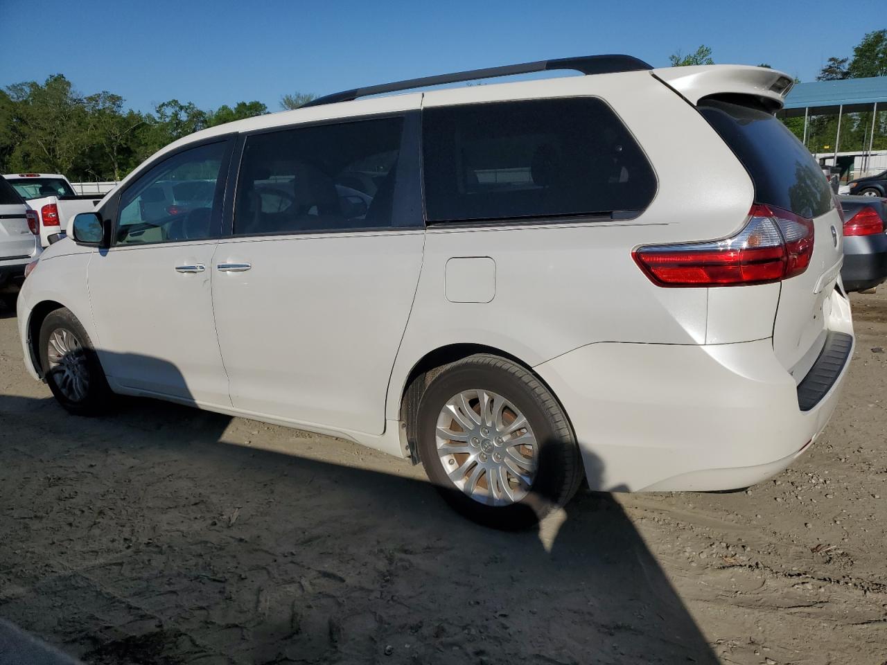 Lot #2698289305 2016 TOYOTA SIENNA XLE