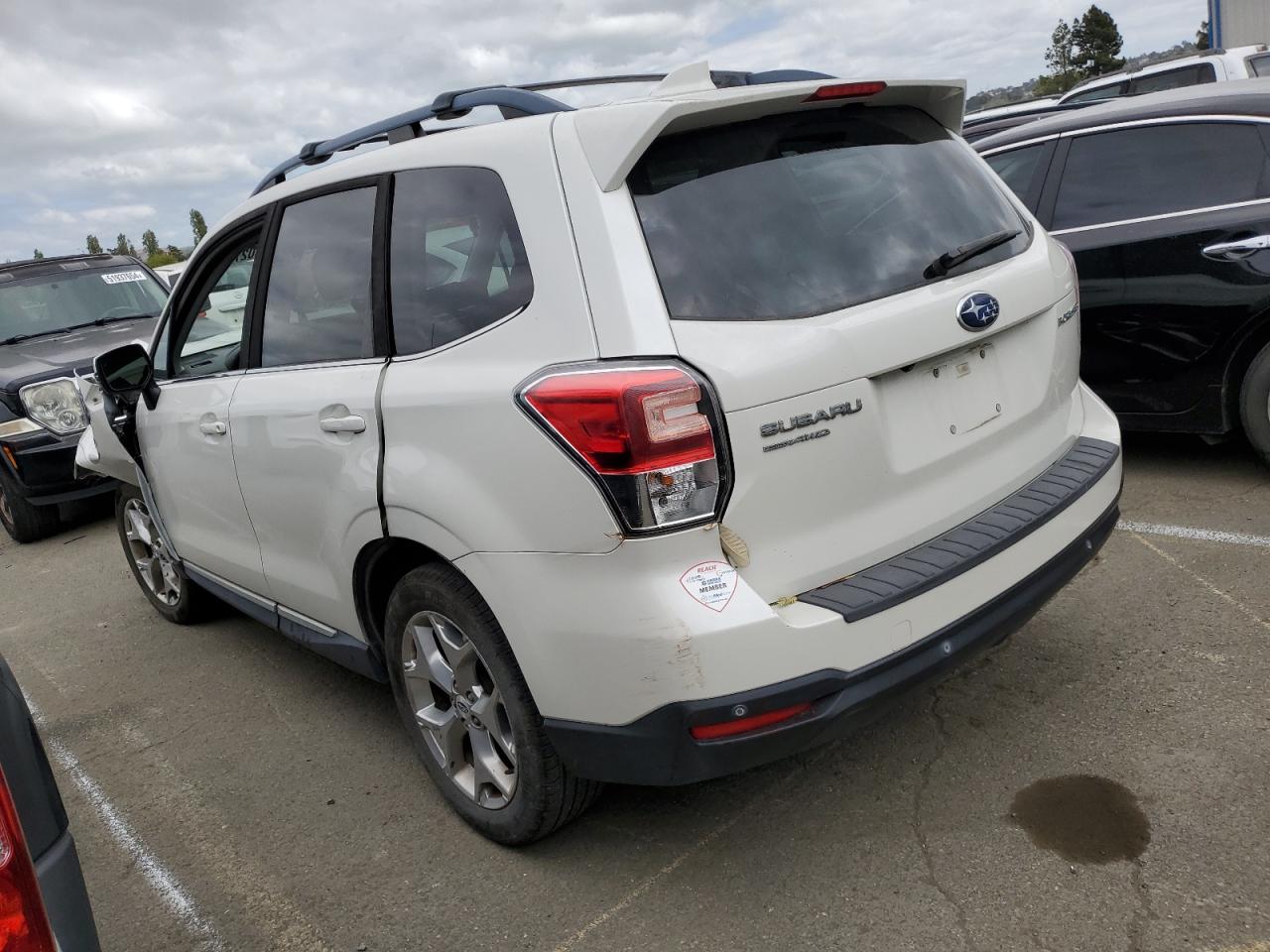 2018 Subaru Forester 2.5I Touring vin: JF2SJAWC0JH579718