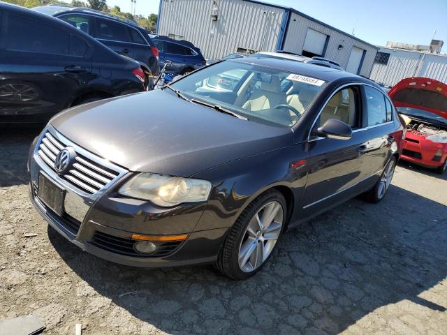 Lot #2473541165 2010 VOLKSWAGEN PASSAT KOM salvage car