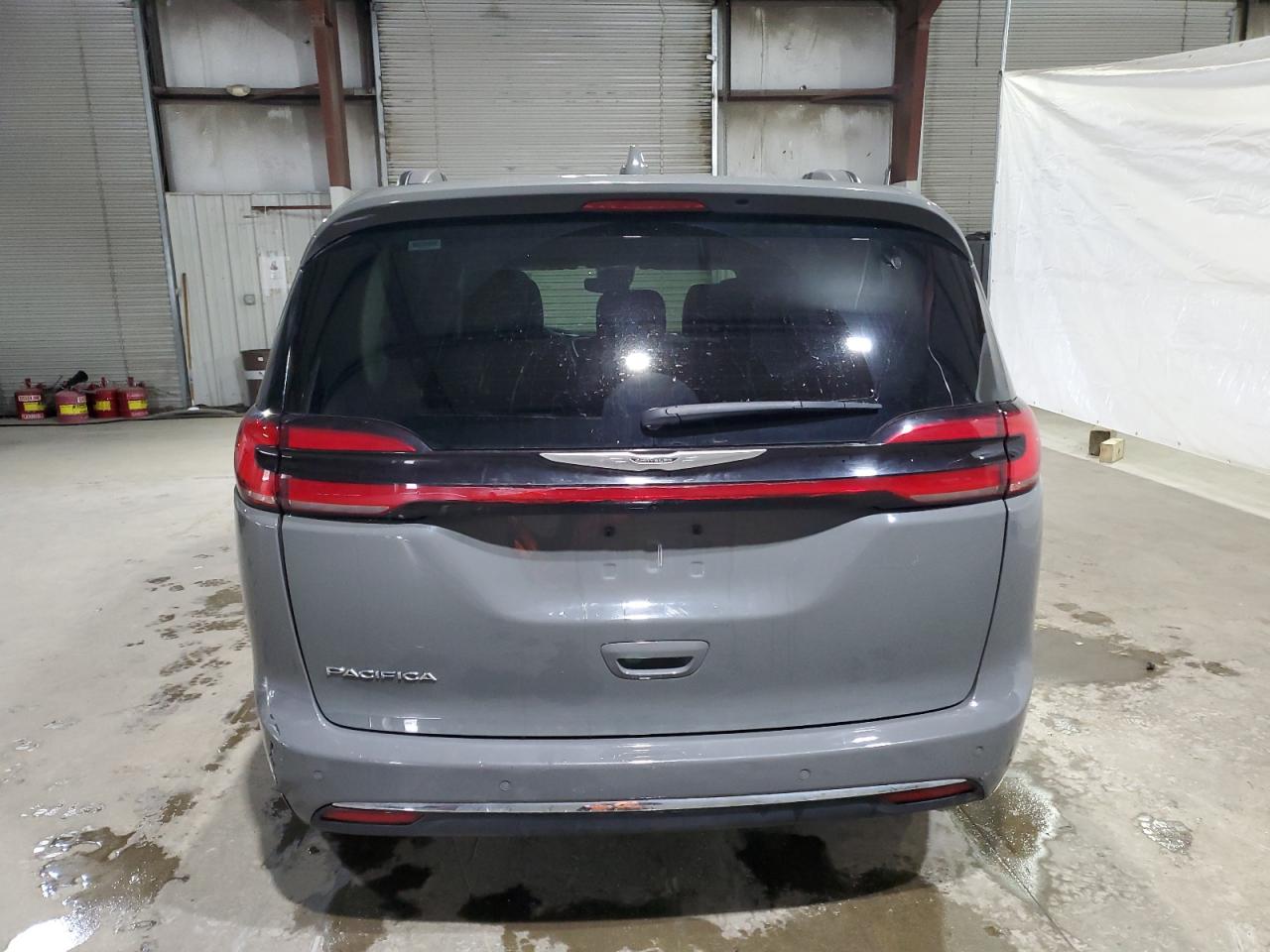 2022 Chrysler Pacifica Touring L vin: 2C4RC1BG2NR125528