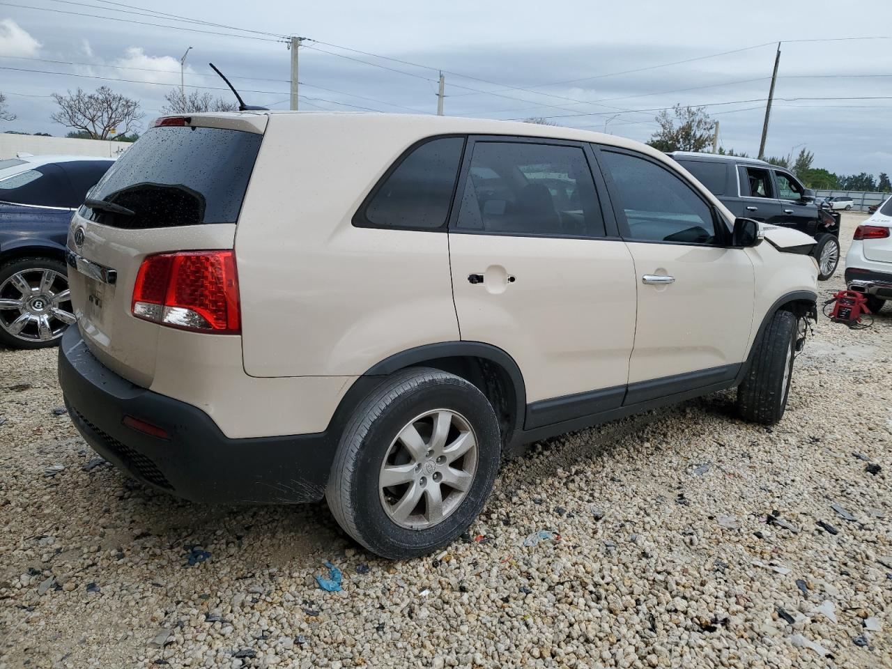 5XYKT3A10BG110049 2011 Kia Sorento Base