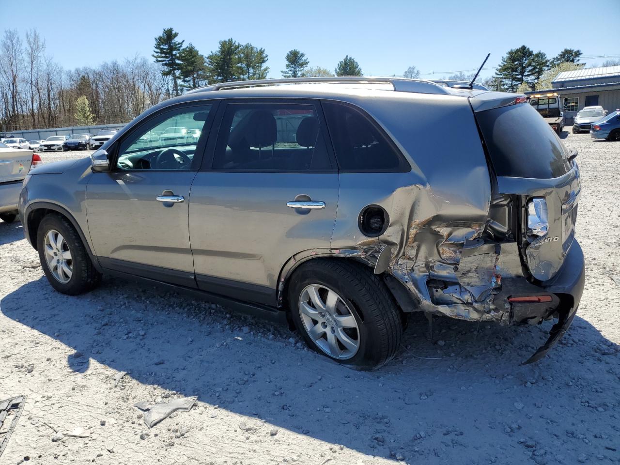 5XYKT4A21BG124640 2011 Kia Sorento Base