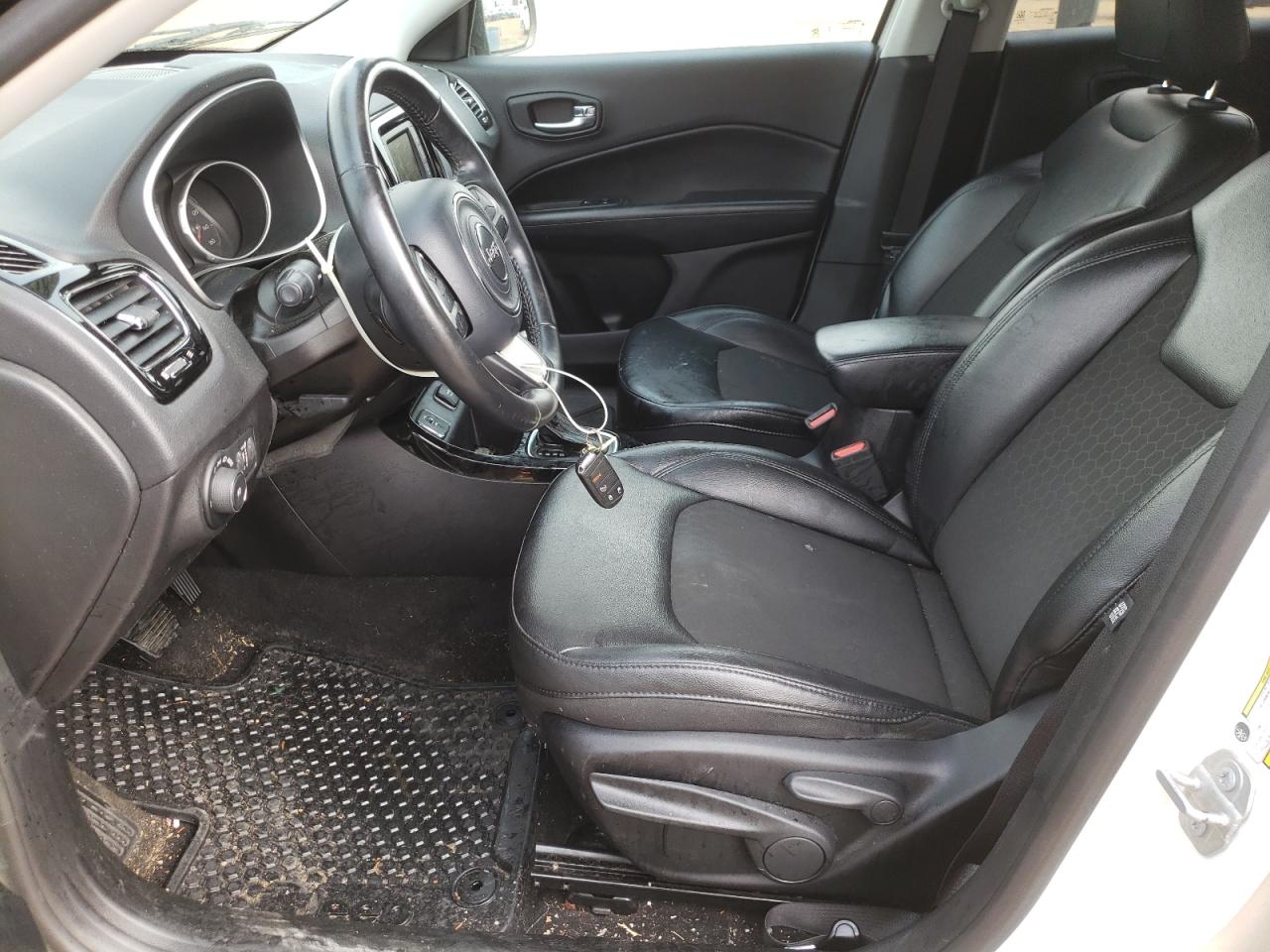 3C4NJCBBXJT494200 2018 Jeep Compass Latitude