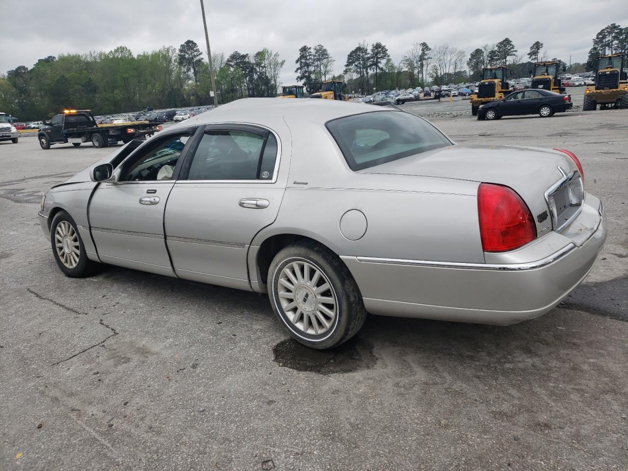 1LNHM81W13Y703987 2003 Lincoln Town Car Executive