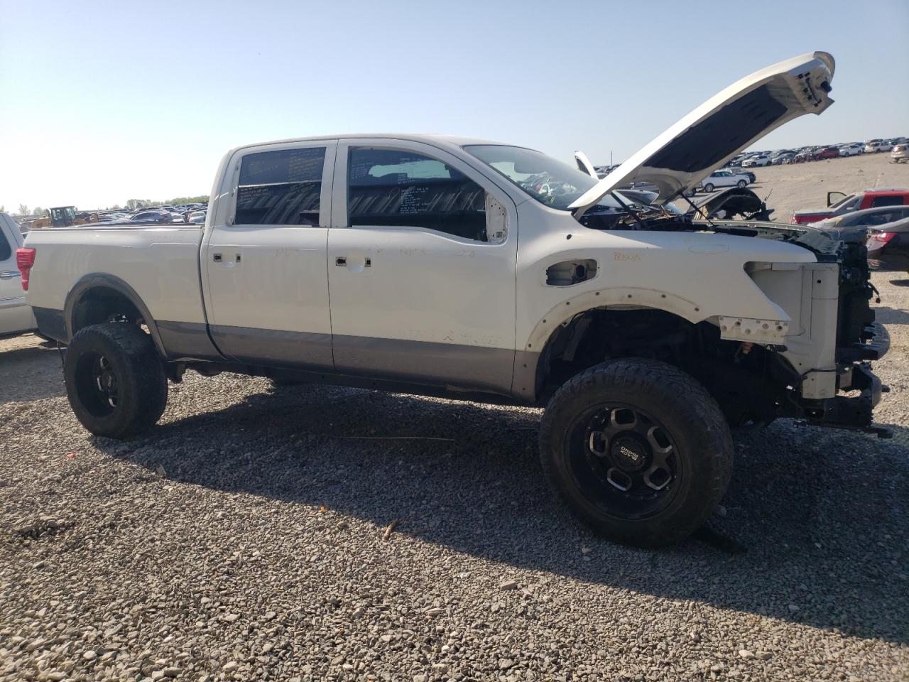 1N6AA1F48JN514049 2018 Nissan Titan Xd Sl