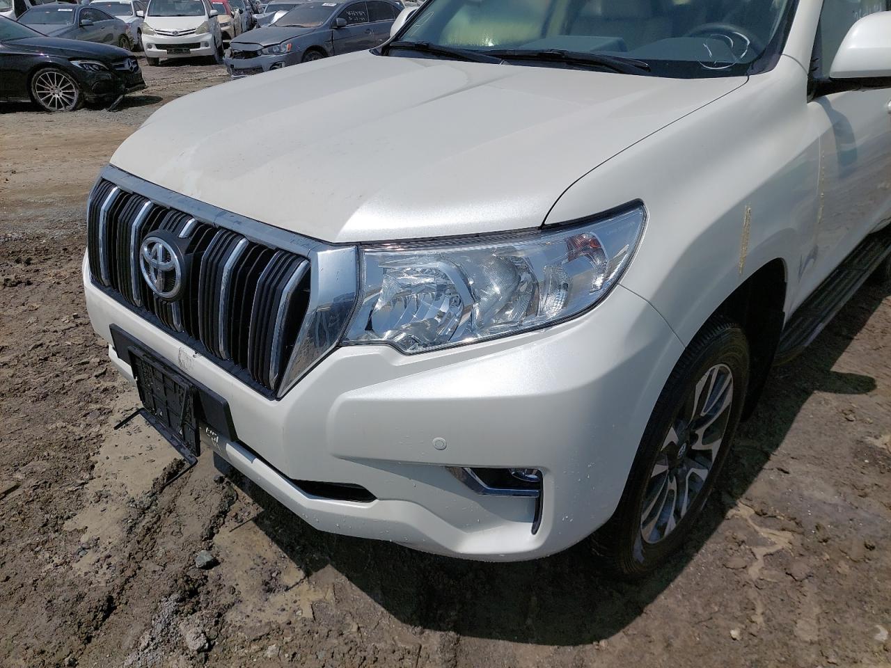 JTEBU3FJ4P5097260 Auction: COPART UAE Lot: 52362204 Location: DUBAI INDUSTRIAL CITY - DUBAI JTEBU3FJ4P5097260 TOYOTA PRADO 2023 WHITE Photo 10