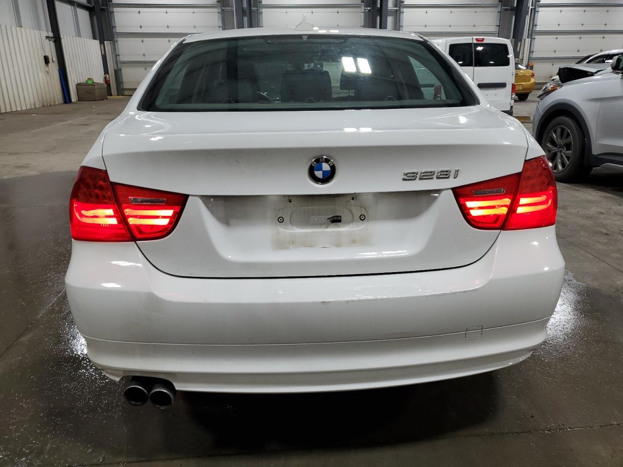 WBAPK735X9A457377 2009 BMW 328 Xi