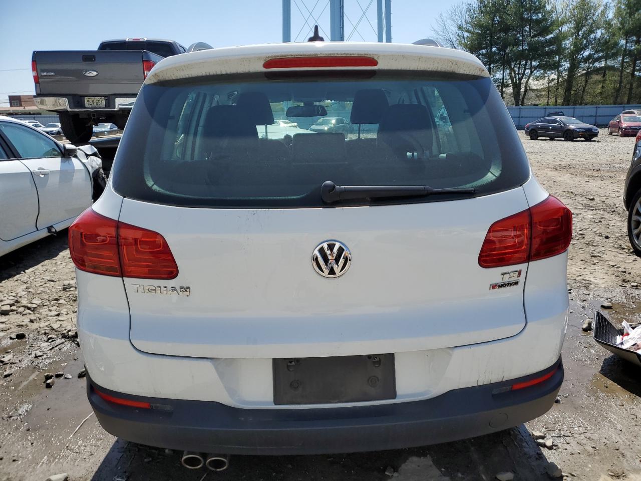 WVGBV7AX5HK034767 2017 Volkswagen Tiguan S