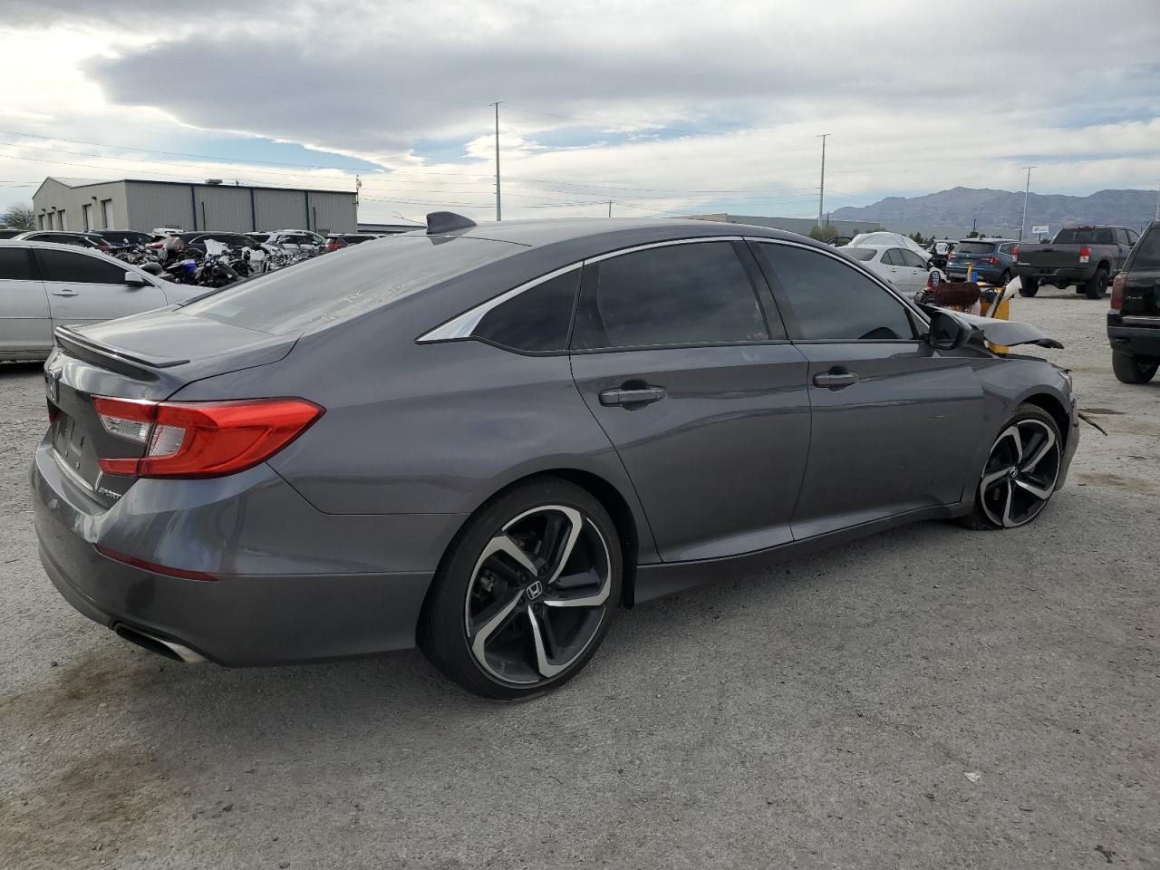 1HGCV1F32JA163168 2018 Honda Accord Sport