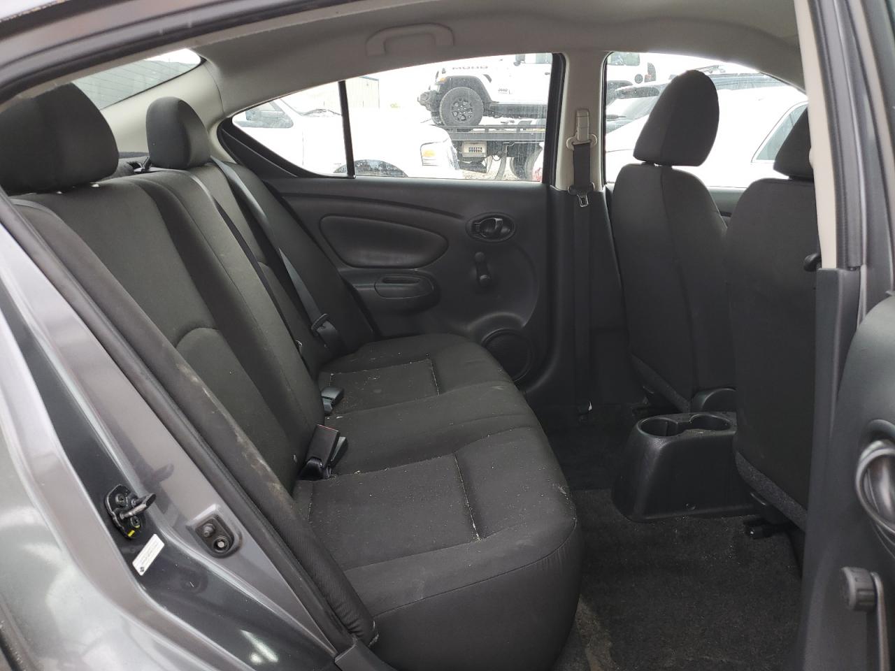 2019 Nissan Versa S vin: 3N1CN7AP3KL819922