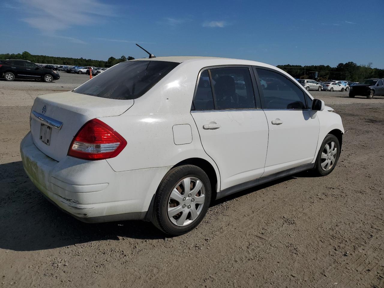 3N1BC11E98L388623 2008 Nissan Versa S