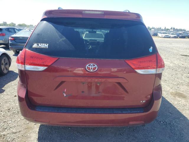 Lot #2501144230 2012 TOYOTA SIENNA LE salvage car