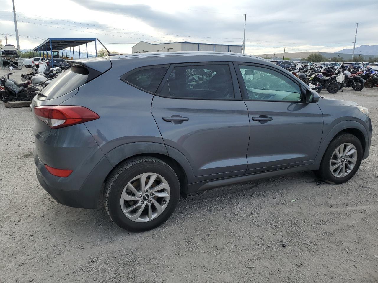 2016 Hyundai Tucson Limited vin: KM8J33A43GU090189