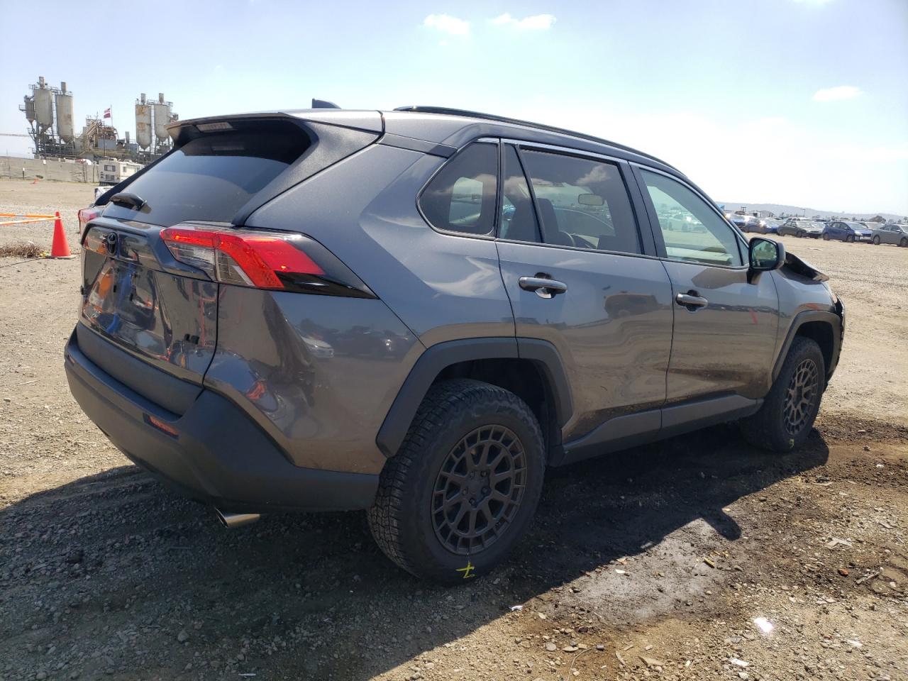 2T3H1RFV3MC097298 2021 Toyota Rav4 Le