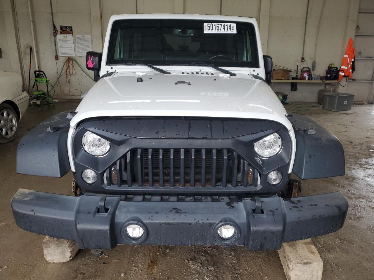 1C4BJWDG0JL853160 2018 Jeep Wrangler Unlimited Sport