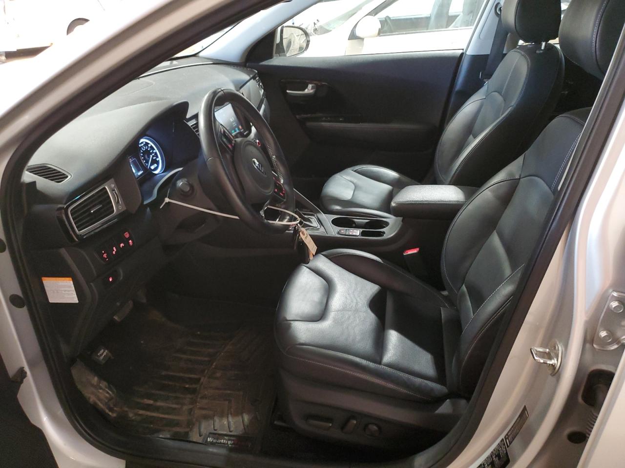 KNDCE3LC1J5120934 2018 Kia Niro Touring