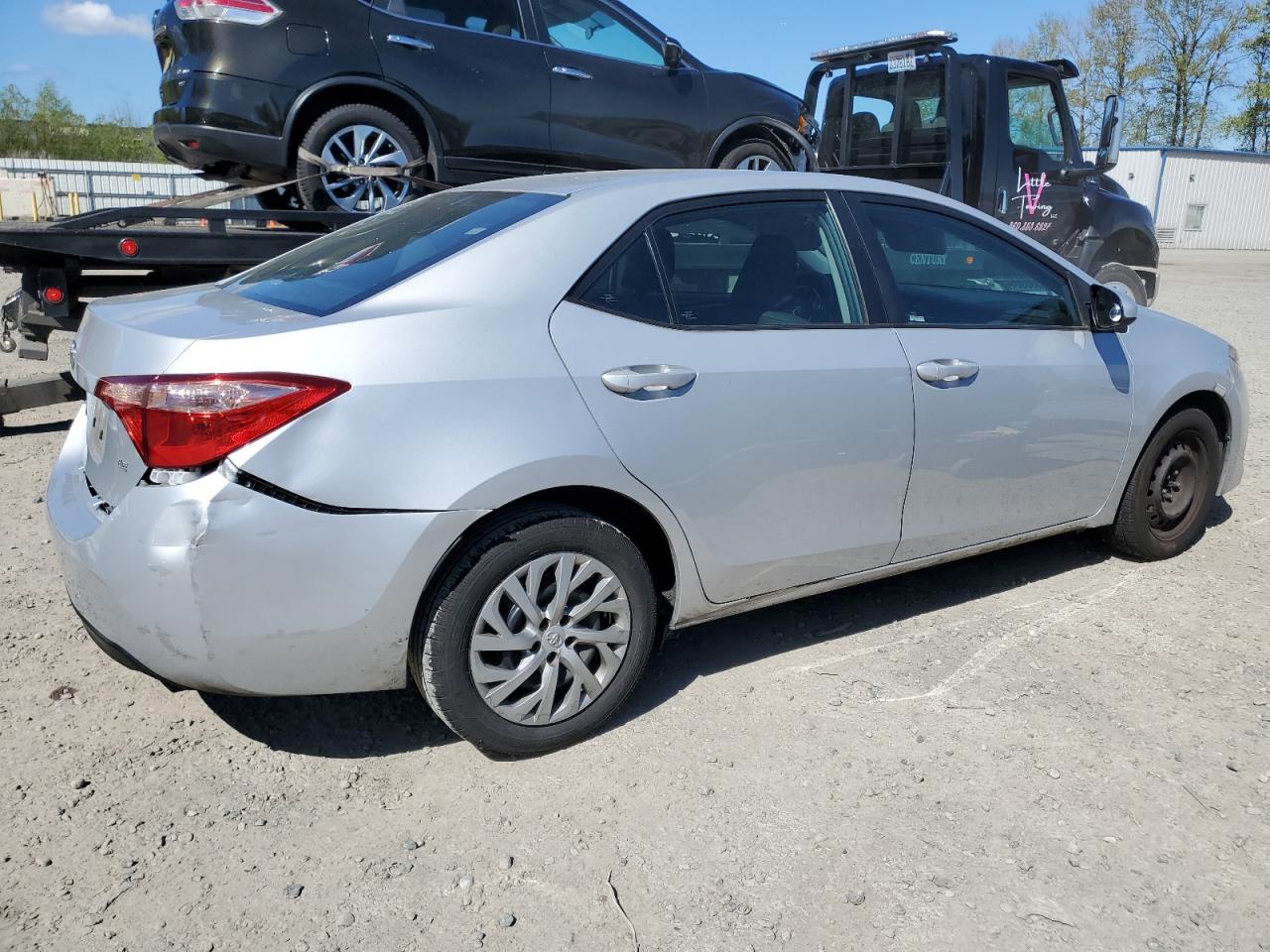 2T1BURHE7JC099599 2018 Toyota Corolla L