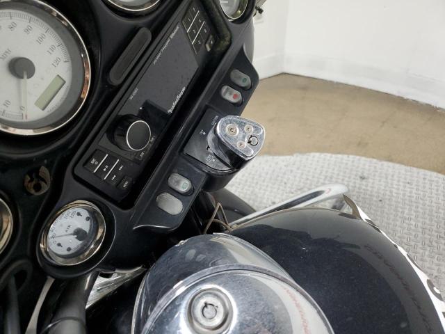 2011 HARLEY-DAVIDSON FLHX - 1HD1KBM16BB658408