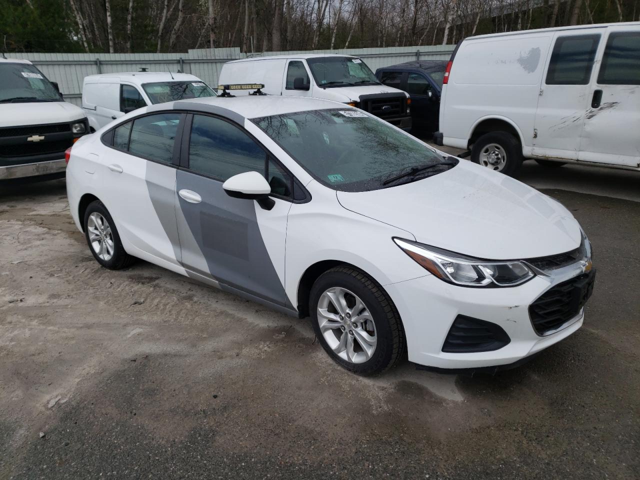 2019 Chevrolet Cruze Ls vin: 1G1BC5SM8K7153127