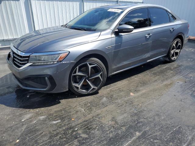 Lot #2542318980 2020 VOLKSWAGEN PASSAT R-L salvage car