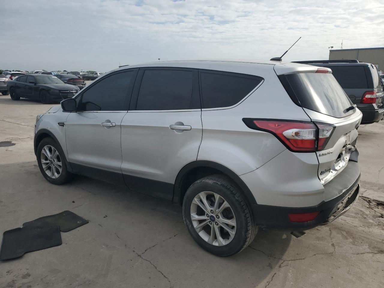 1FMCU0GD8HUD52477 2017 Ford Escape Se