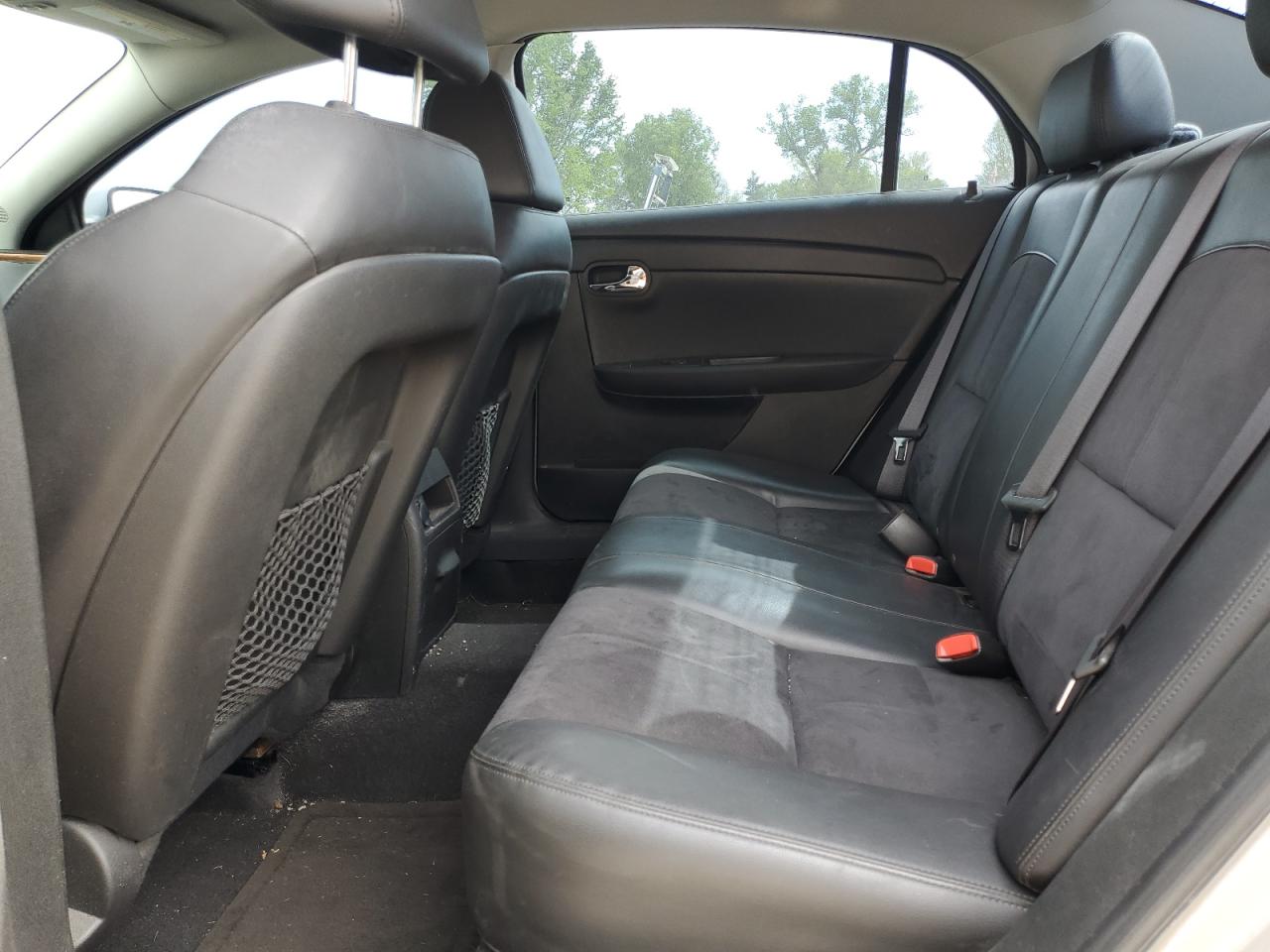 1G1ZD5EB2AF114432 2010 Chevrolet Malibu 2Lt