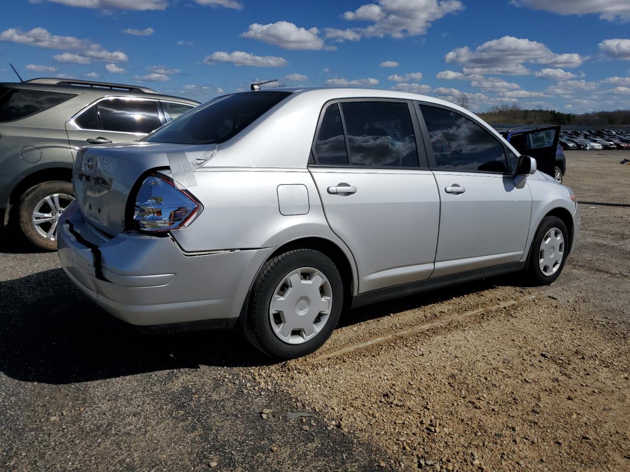 3N1BC1APXBL432282 2011 Nissan Versa S