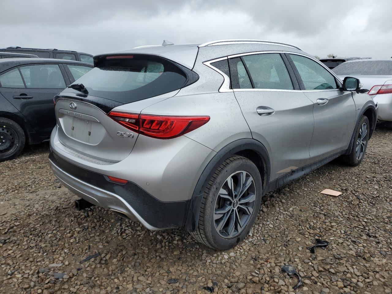 SJKCH5CRXJA056114 2018 Infiniti Qx30 Base