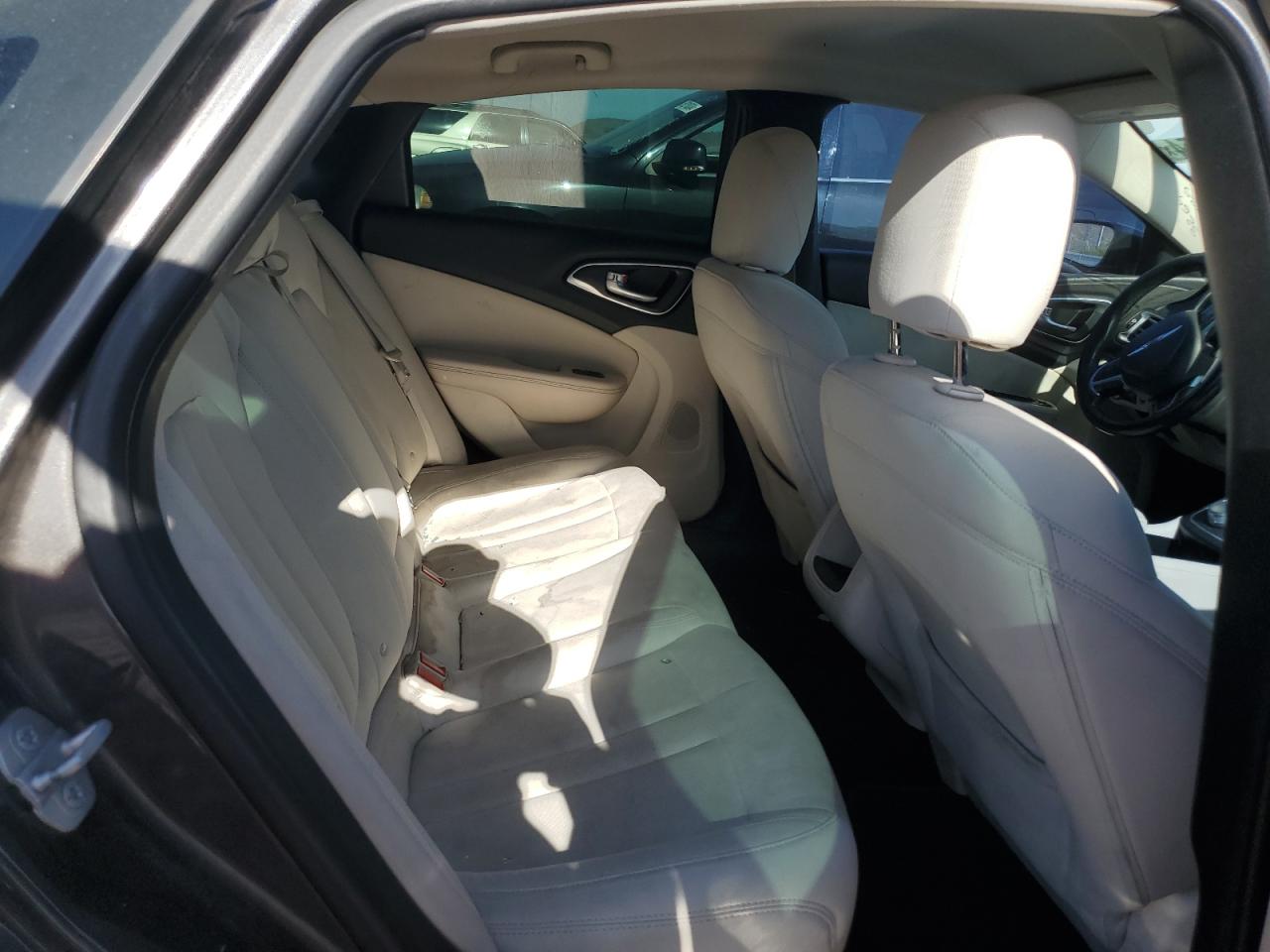 1C3CCCAB8FN563125 2015 Chrysler 200 Limited