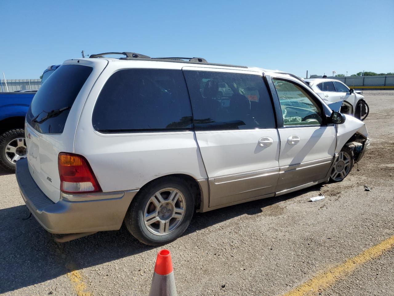 2FMZA53483BA15179 2003 Ford Windstar Sel