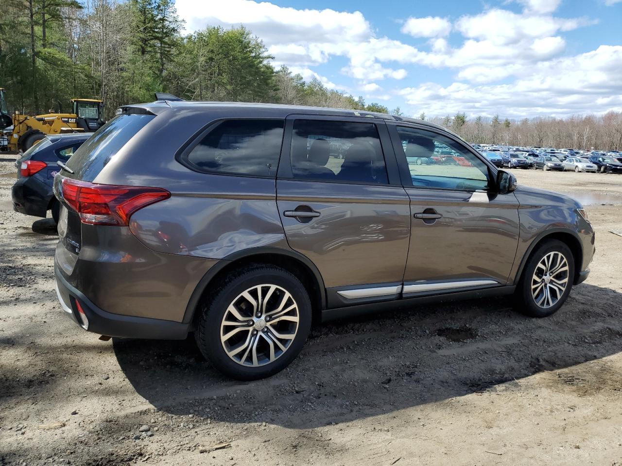 Lot #2852891254 2017 MITSUBISHI OUTLANDER