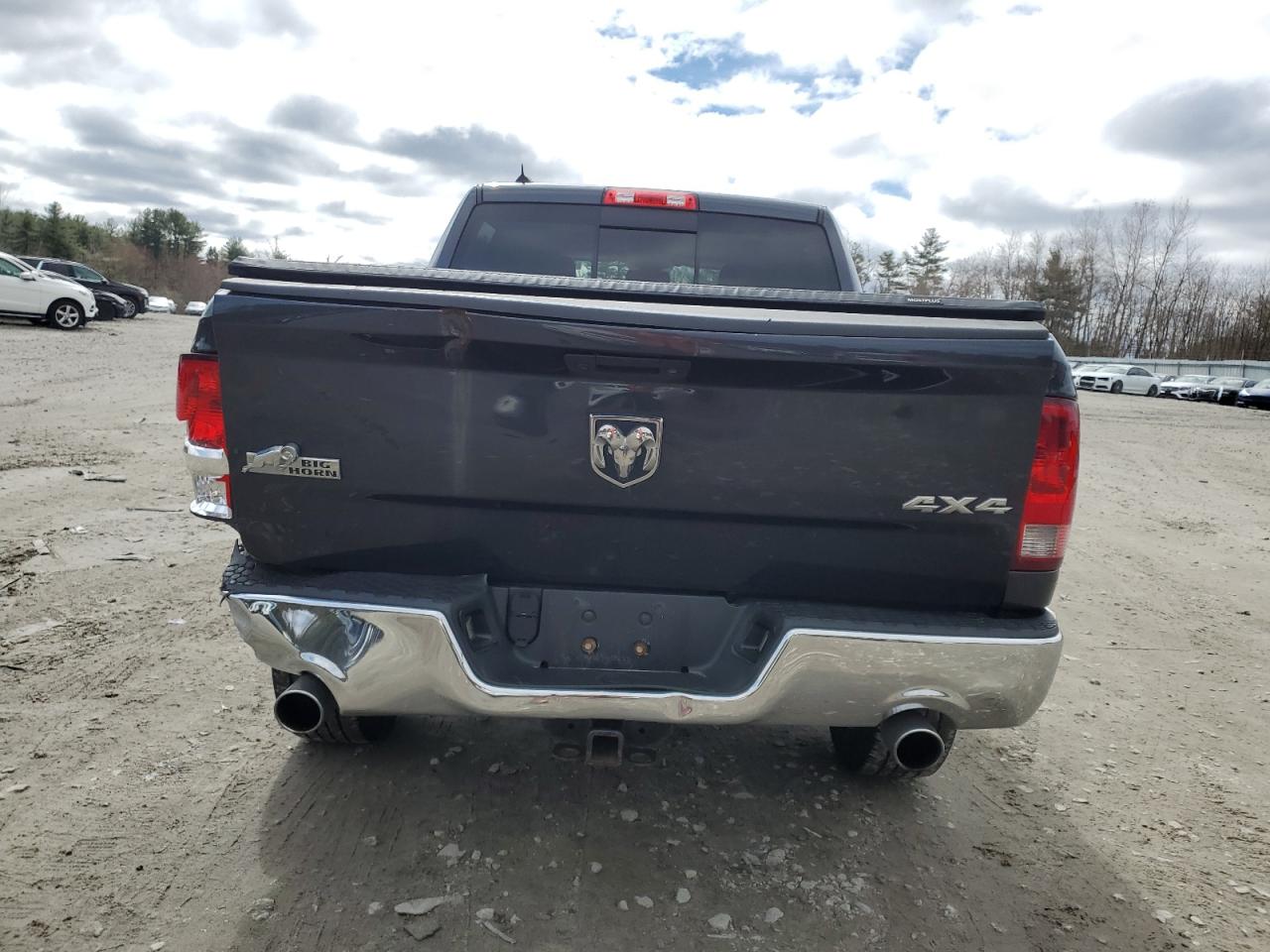 1C6RR7LT4FS758181 2015 Ram 1500 Slt