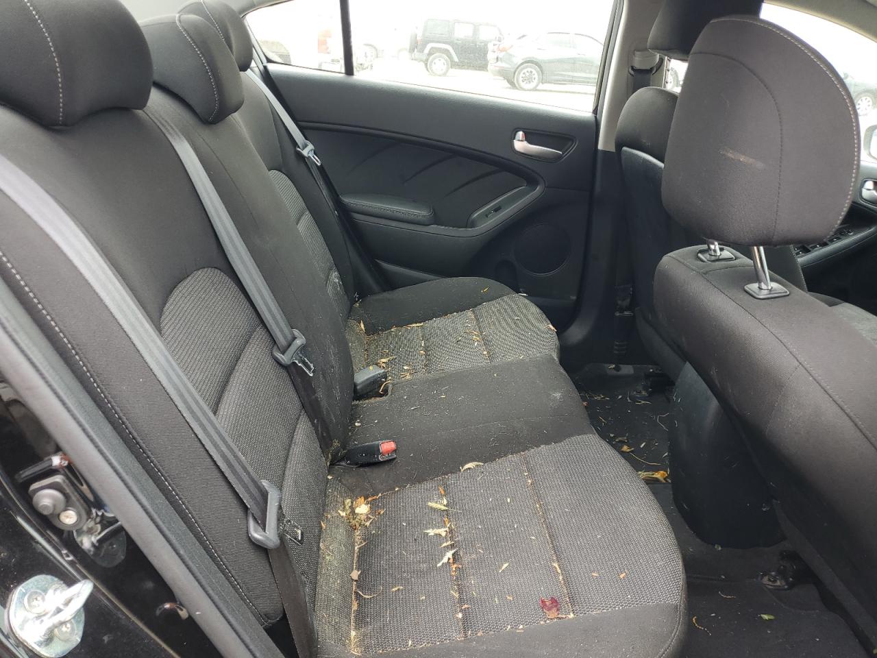 3KPFK4A72HE041370 2017 Kia Forte Lx