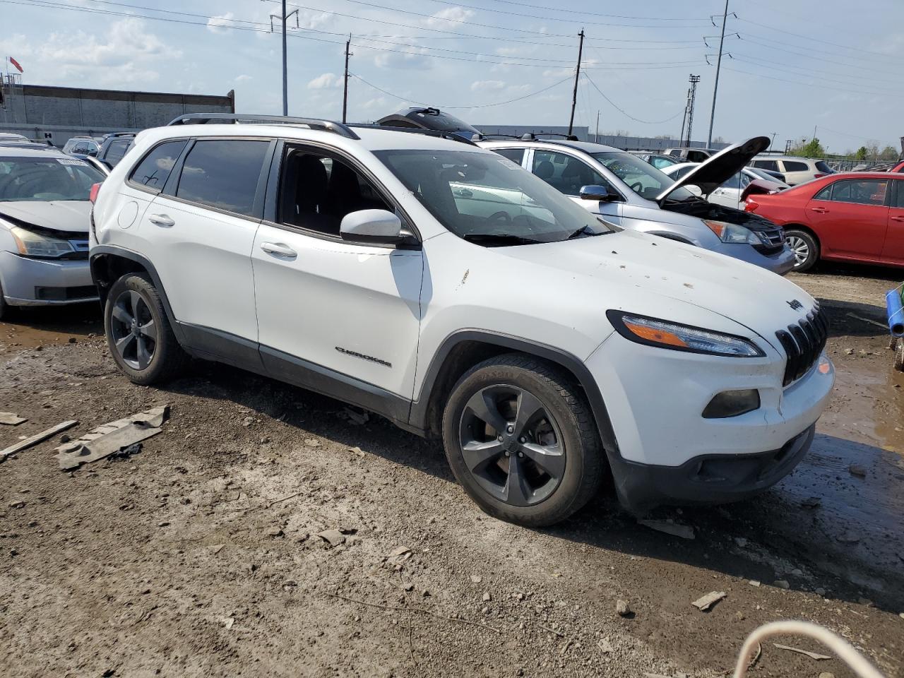 1C4PJLCB9GW165692 2016 Jeep Cherokee Latitude