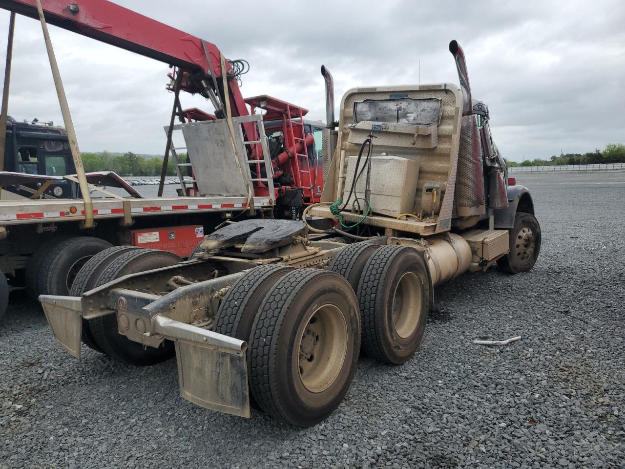 Lot #3023066131 1997 FREIGHTLINER CONVENTION