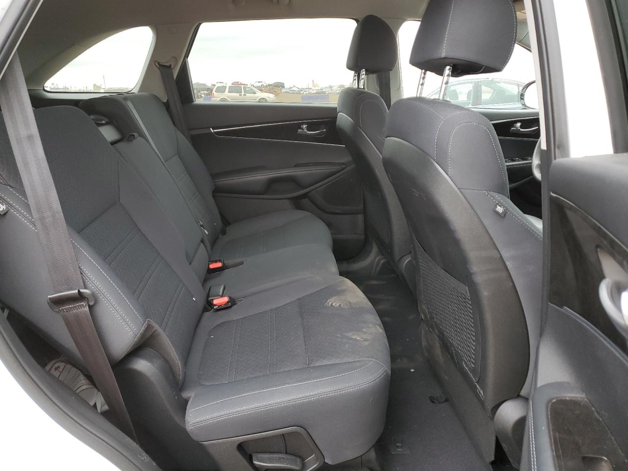 5XYPGDA31JG396428 2018 Kia Sorento Lx