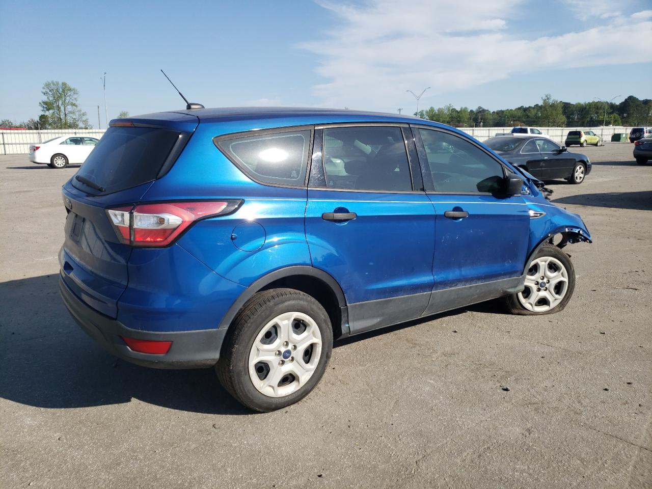 1FMCU0F71JUA69002 2018 Ford Escape S