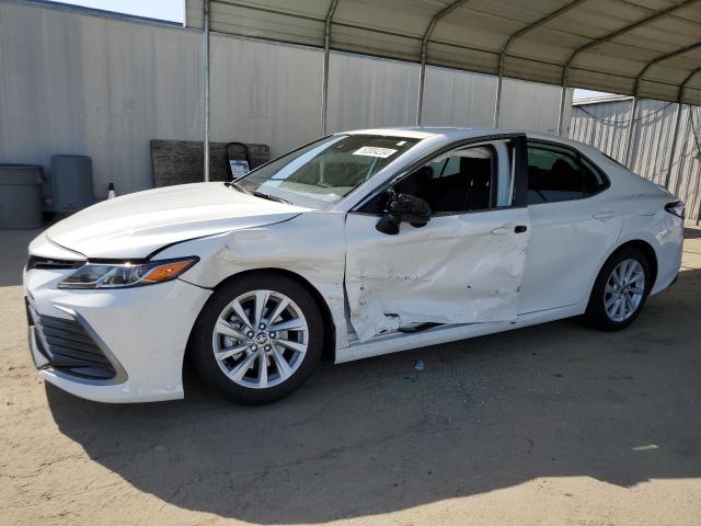 Lot #2505986163 2022 TOYOTA CAMRY LE salvage car
