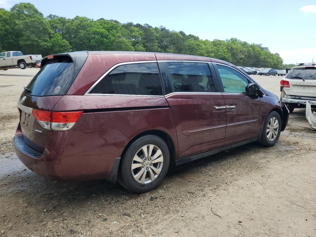 2016 Honda Odyssey Se vin: 5FNRL5H38GB141114