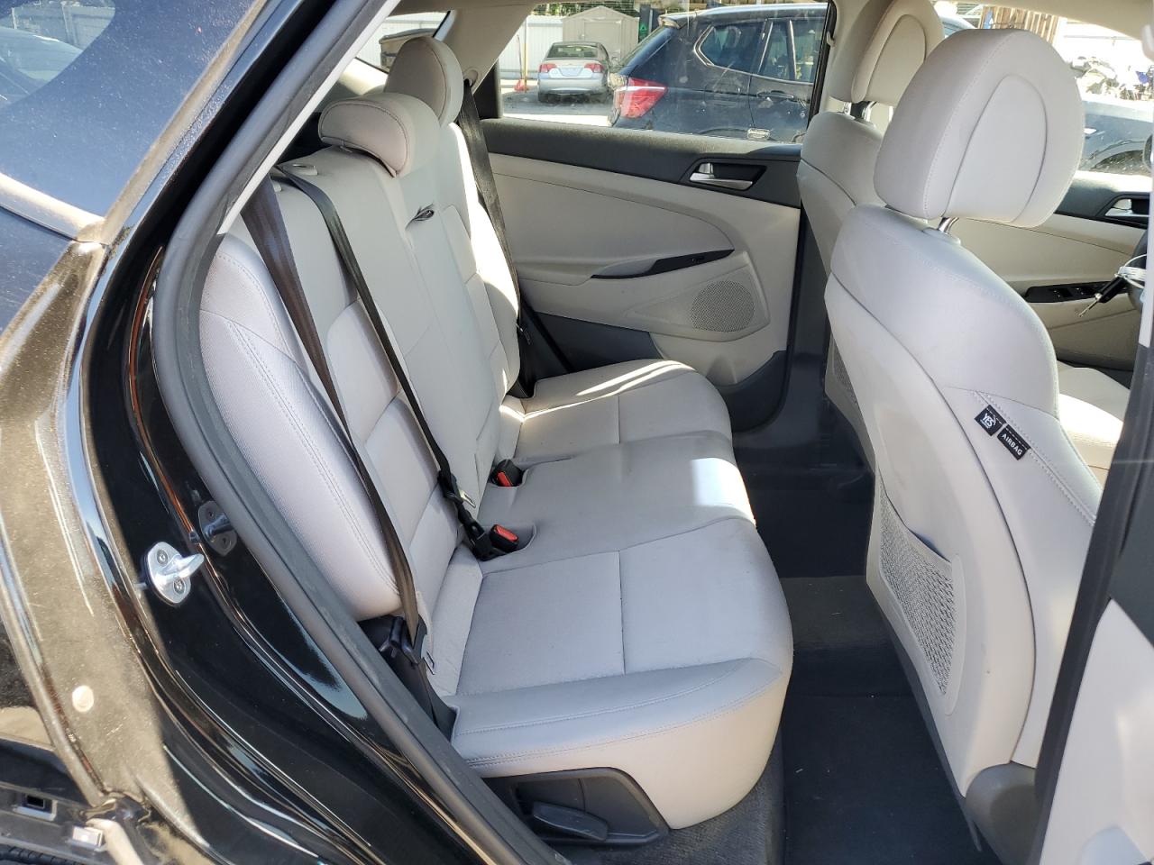 KM8J33A43JU655693 2018 Hyundai Tucson Sel