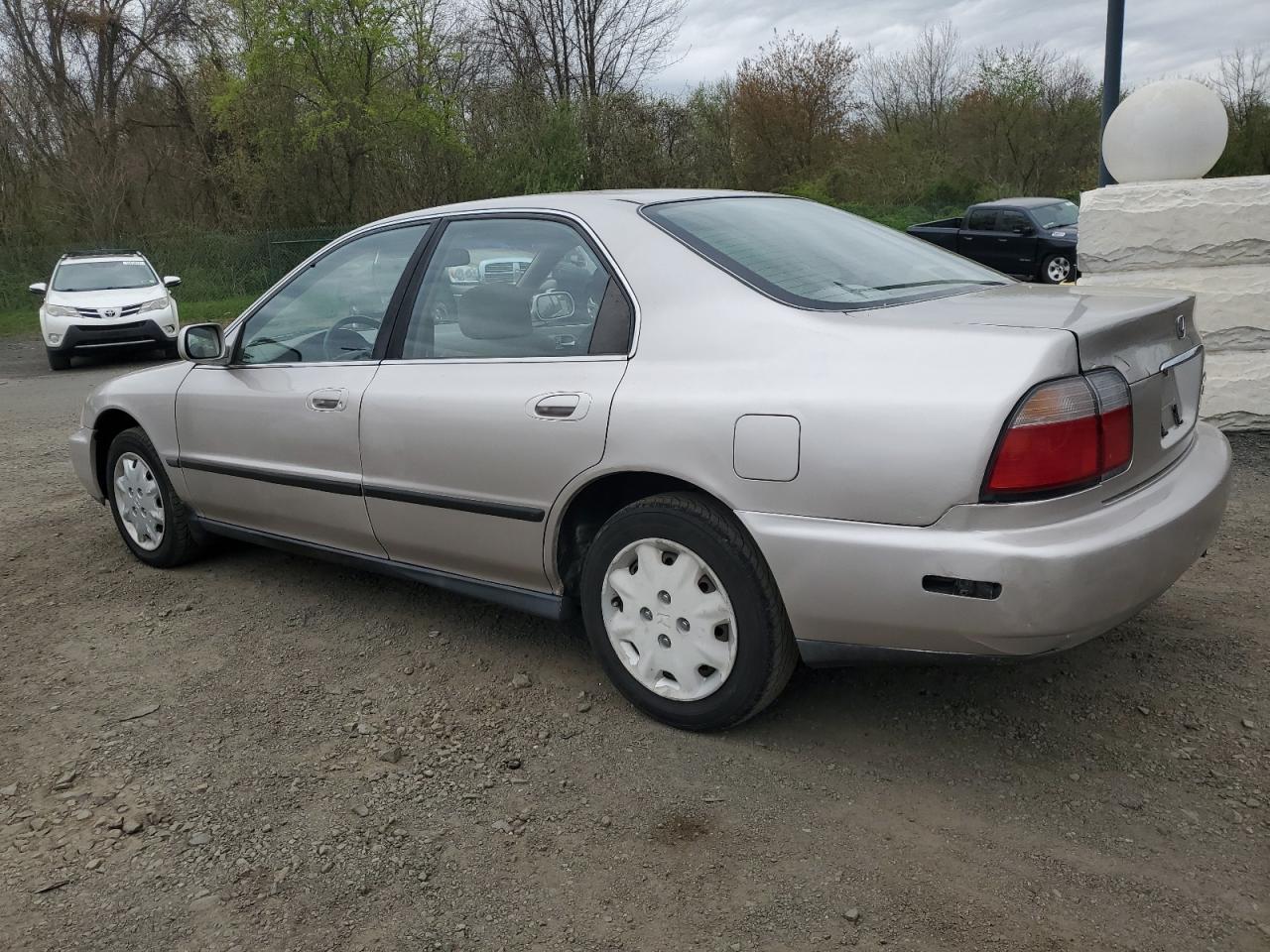 1HGCD5630TA033323 1996 Honda Accord Lx