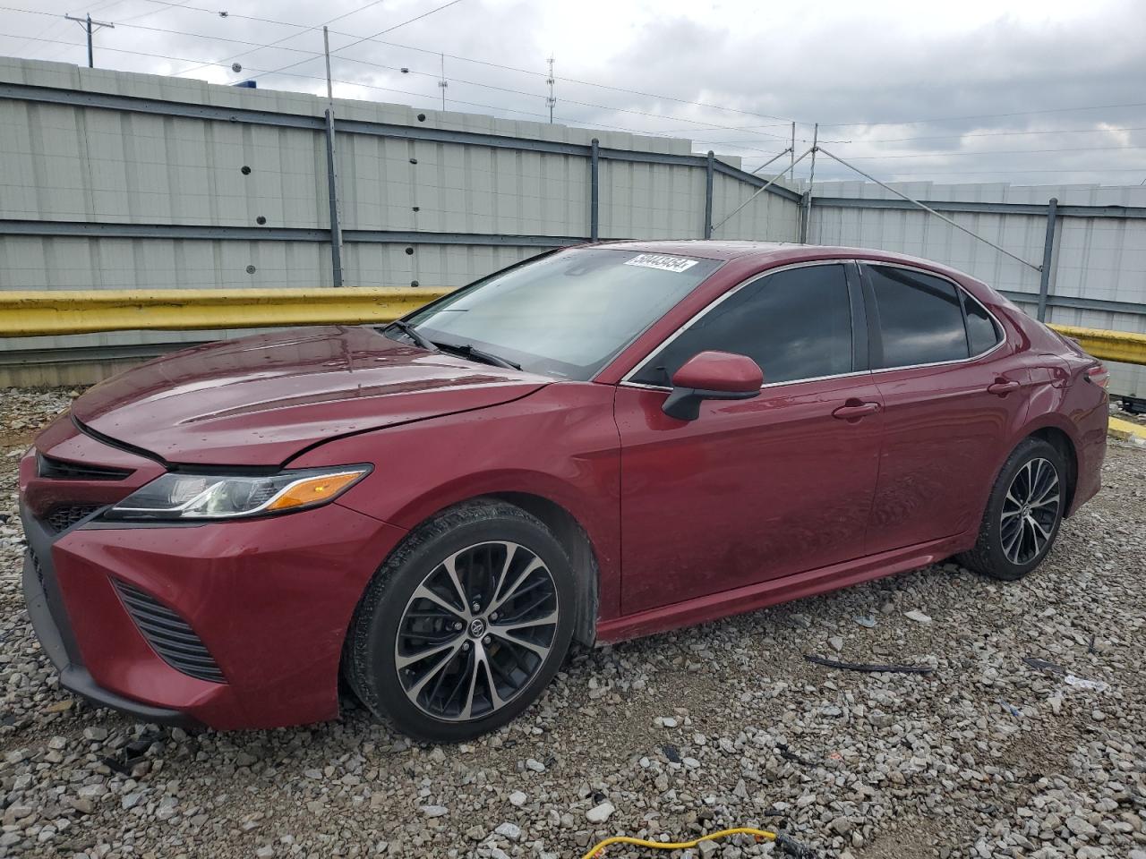 2018 Toyota Camry L vin: 4T1B11HK7JU663136