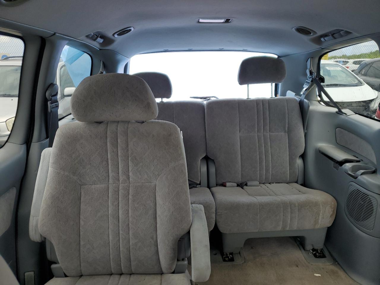 4T3ZF13C5YU189415 2000 Toyota Sienna Le