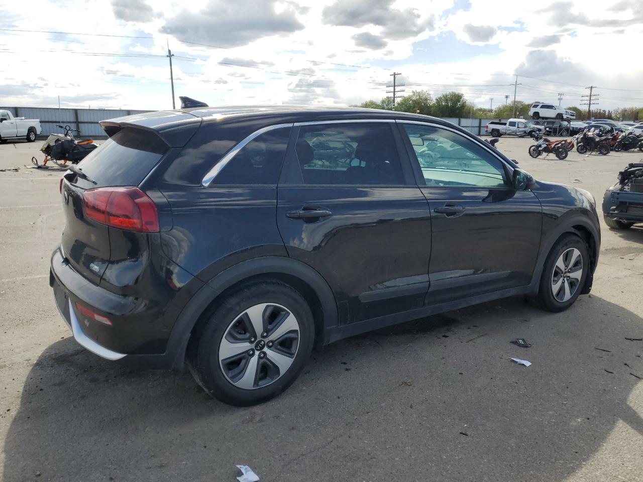 2017 Kia Niro Fe vin: KNDCB3LC2H5050864