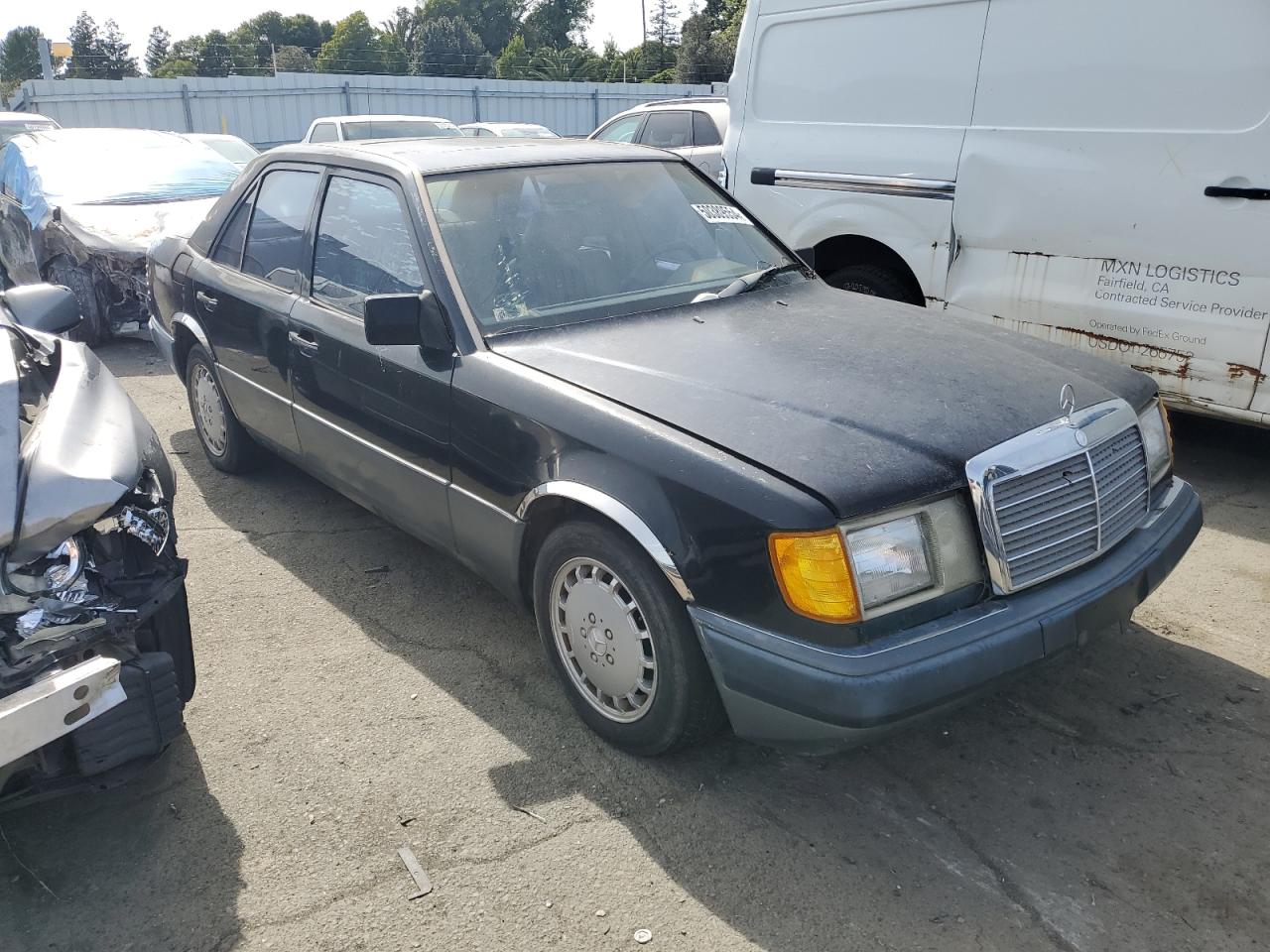 WDBEA26DXMB370017 1991 Mercedes-Benz 300 E 2.6