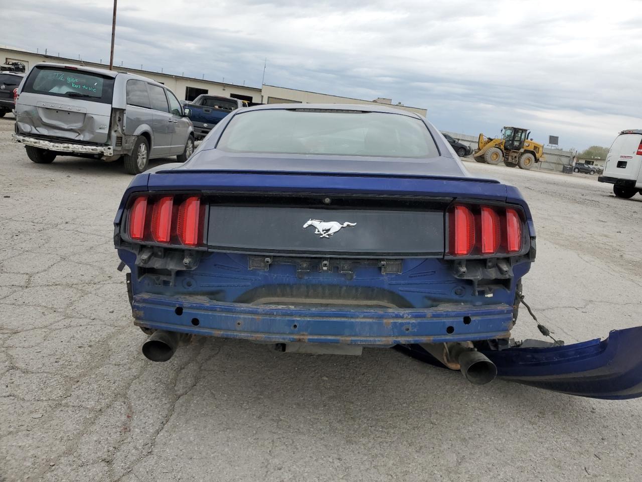 1FA6P8TH4F5303659 2015 Ford Mustang